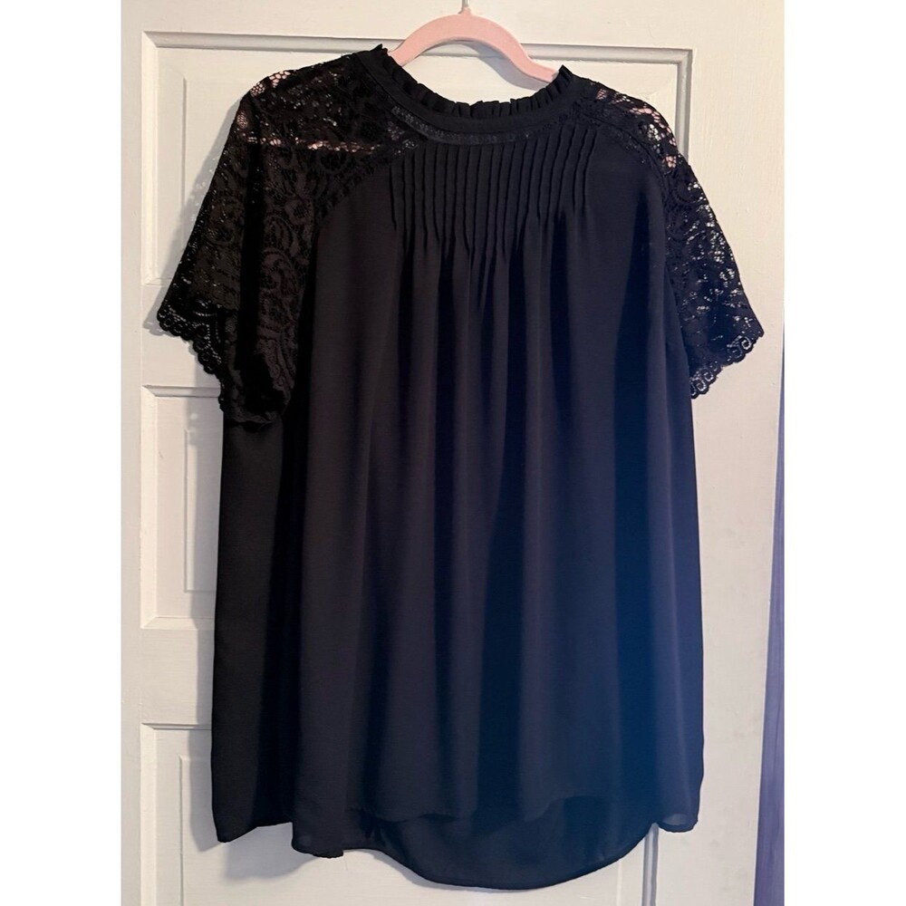 Torrid top with lace details